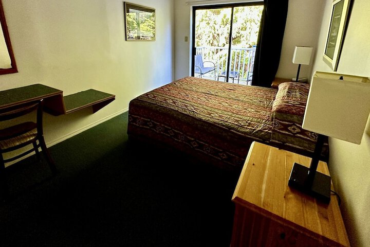 Room 8 of 34