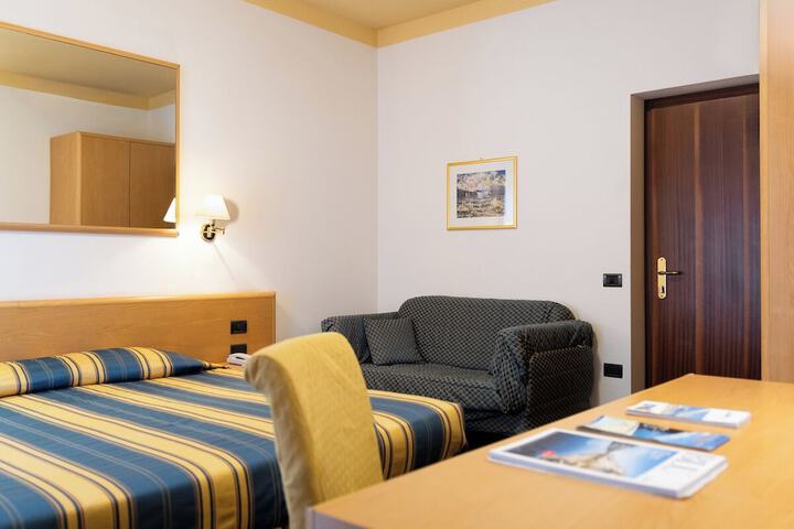 Room 16 of 59