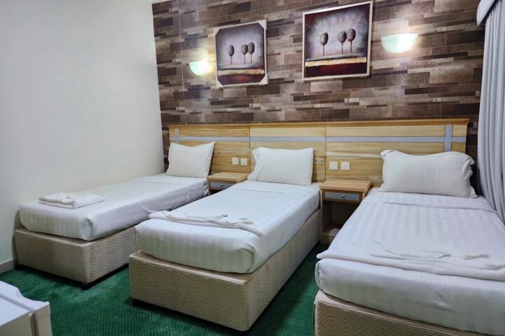 Room 15 of 48
