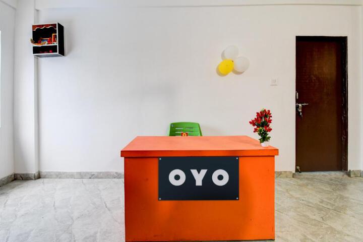 Hotel O HAPPY HOURS