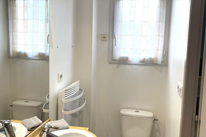 Room 40 of 61