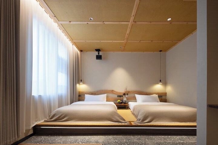 Room 10 of 94