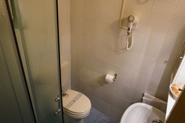 Room 30 of 50