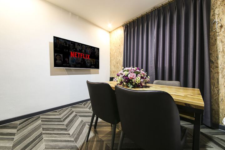 Room 11 of 29