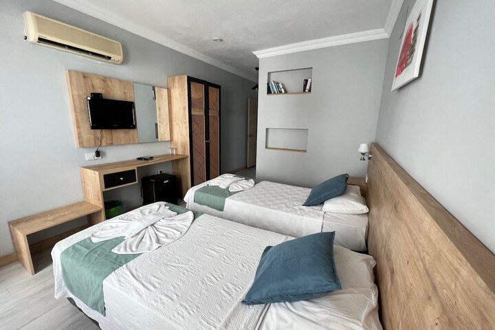 Room 13 of 64
