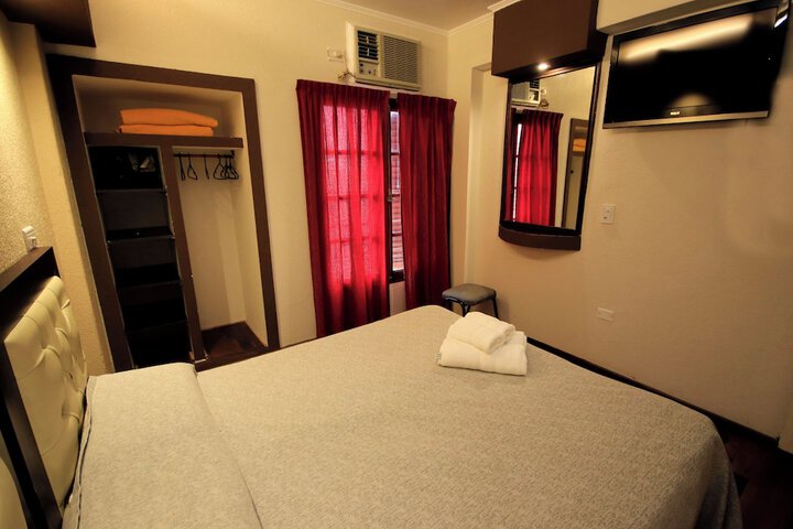 Room 5 of 38