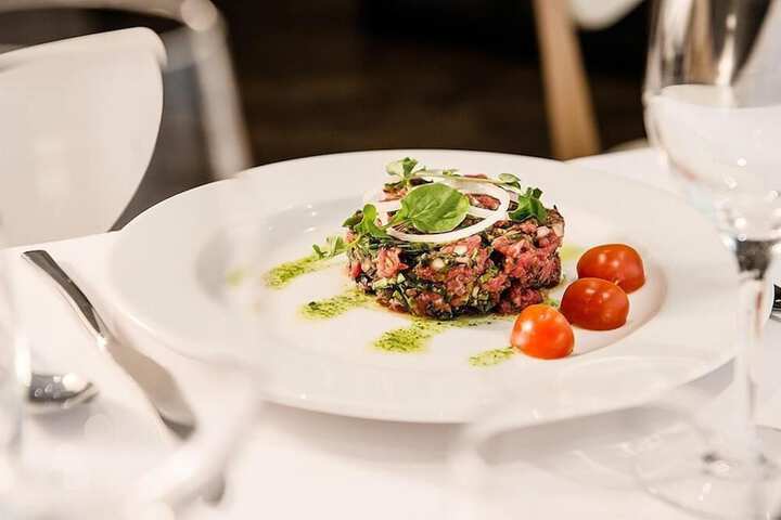 Dining 40 of 56