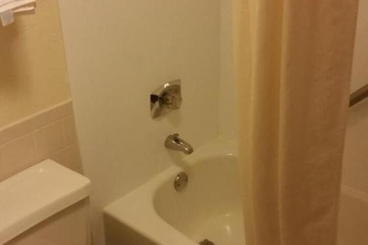 1 Queen Bed (1 of 9)