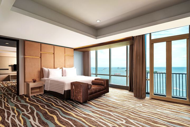 Room 30 of 85
