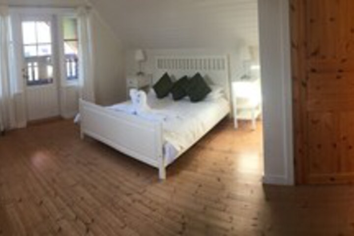 Room 12 of 20