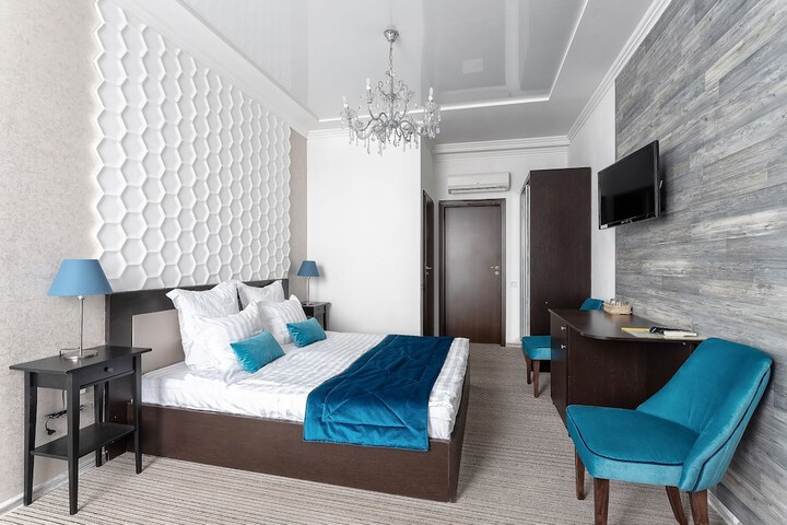 Room 32 of 49
