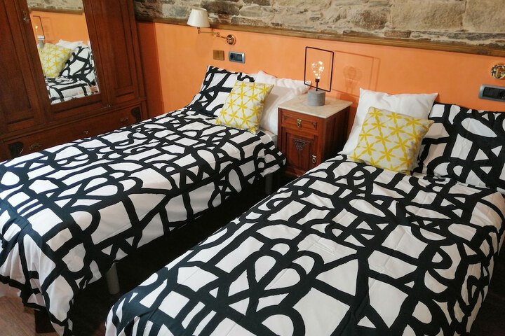 Room 6 of 6
