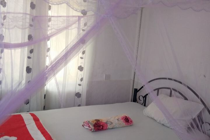 Room 18 of 30