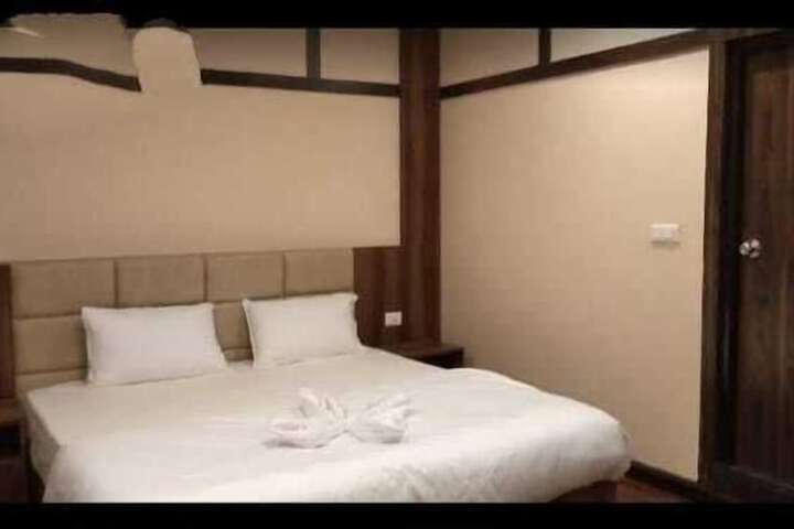 Room 19 of 37