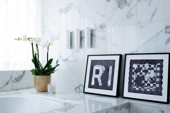 Room 83 of 252