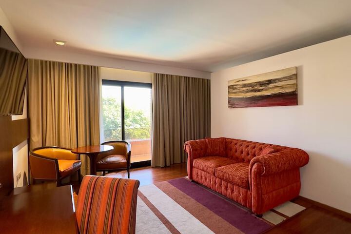 Room 12 of 19