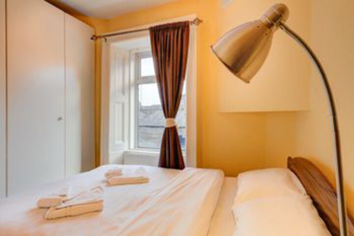 Room 15 of 40