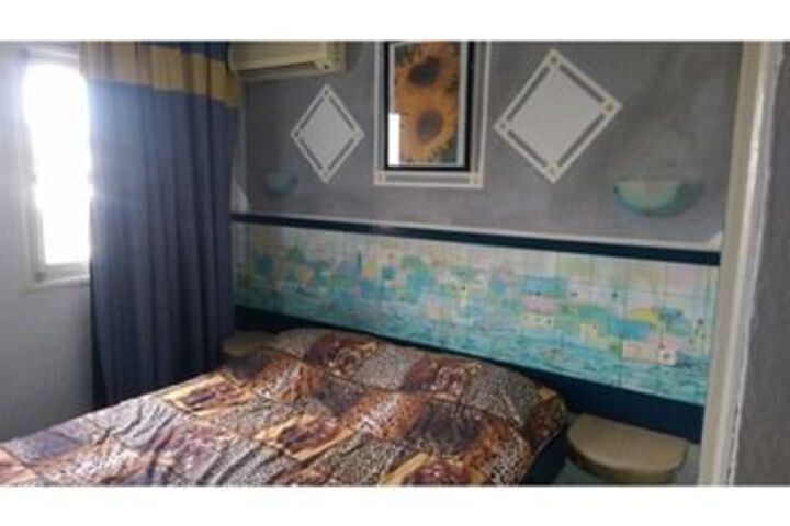 Room 11 of 33