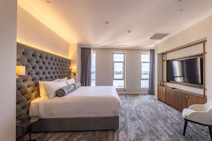 Room 32 of 79