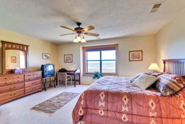 Room 11 of 27