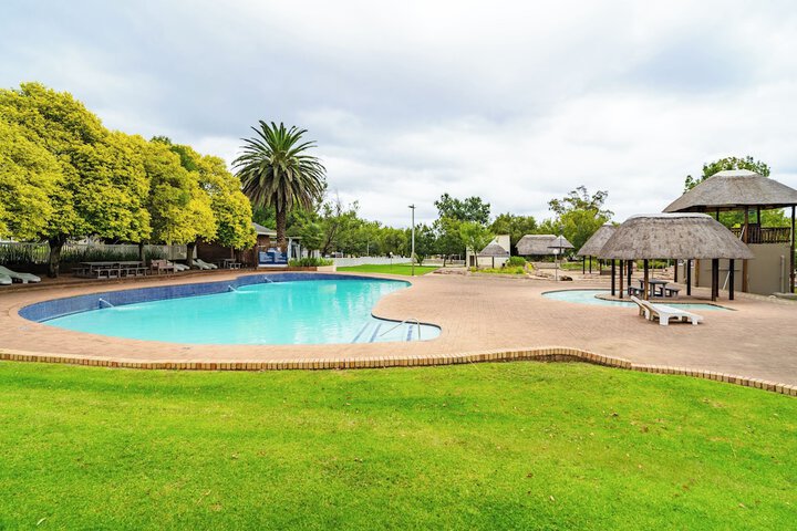 Pool 142 of 197