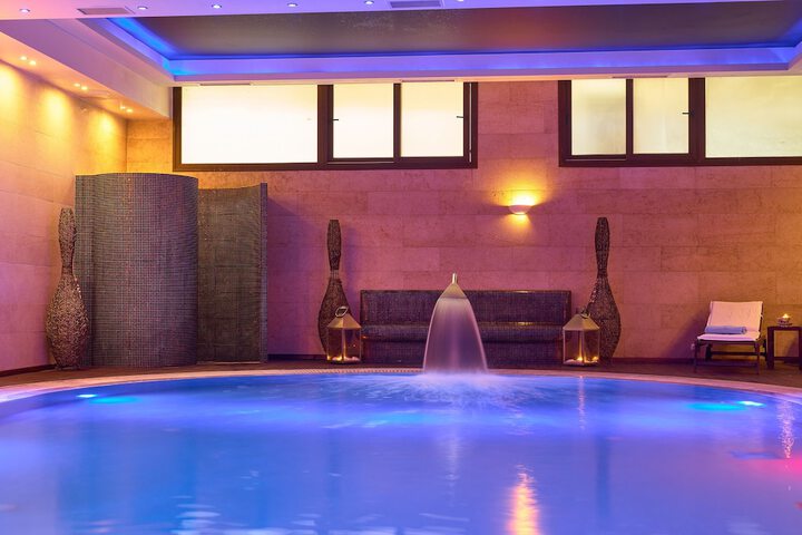 Pool 73 of 169