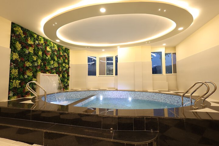 Pool 35 of 58