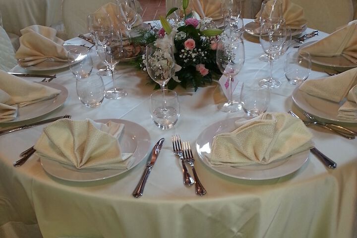 Dining 8 of 20