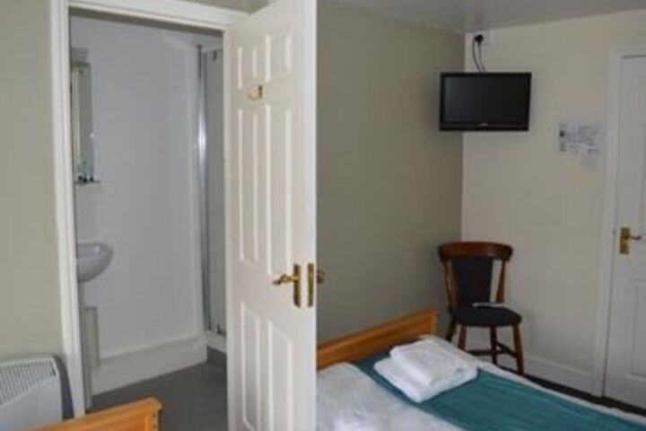 Room 7 of 48