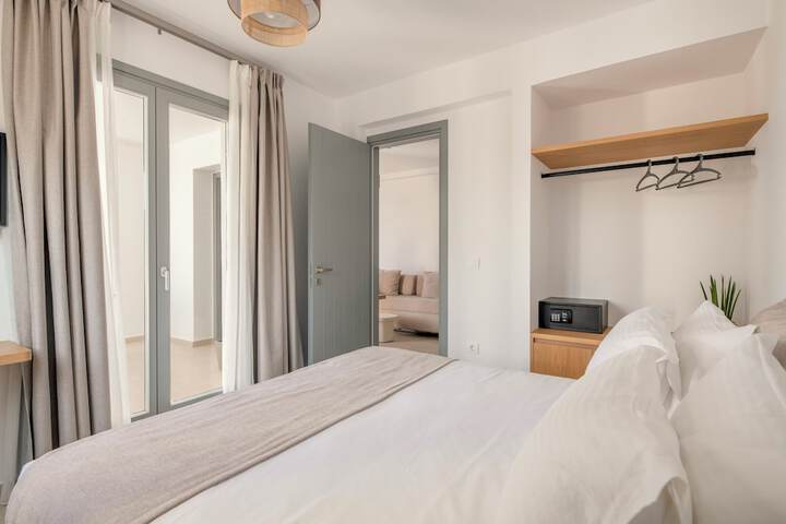 Room 17 of 37