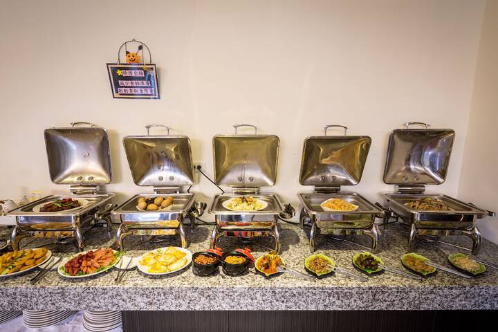 Dining 40 of 45