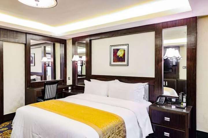 Room 26 of 49