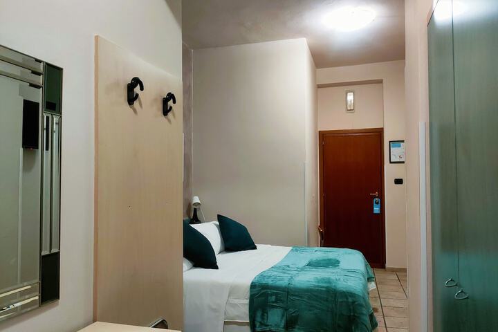 Room 32 of 71