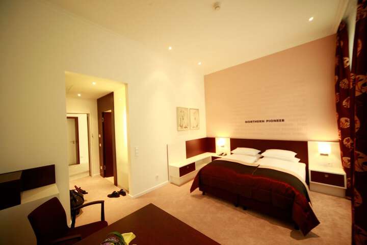 Room 19 of 48