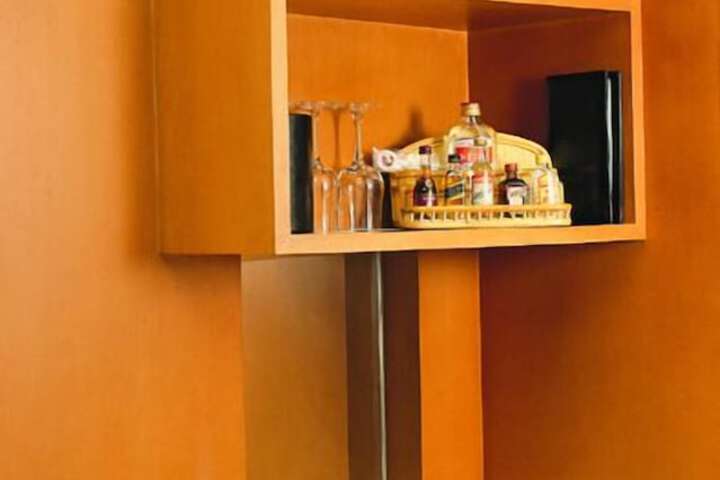 Room 26 of 38