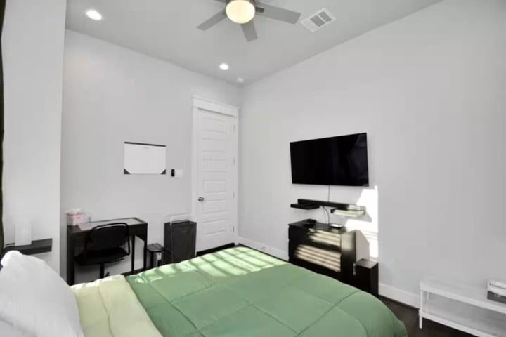Room 3 of 34