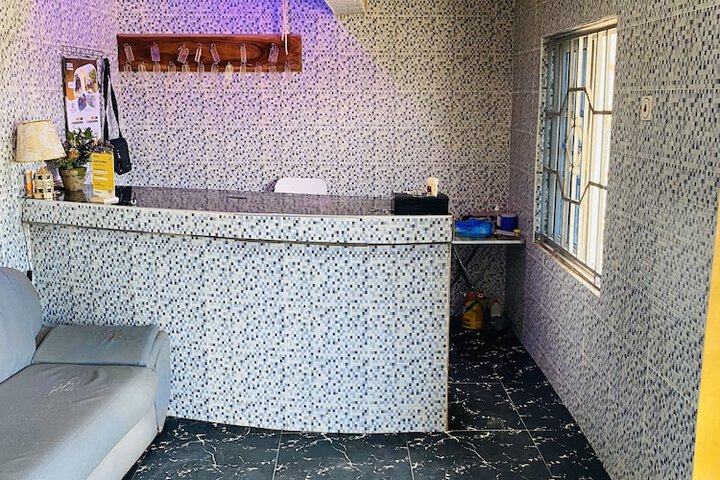 Room 7 of 12