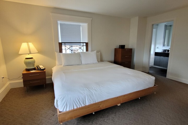 Room 13 of 91