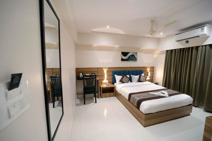 Room 5 of 30