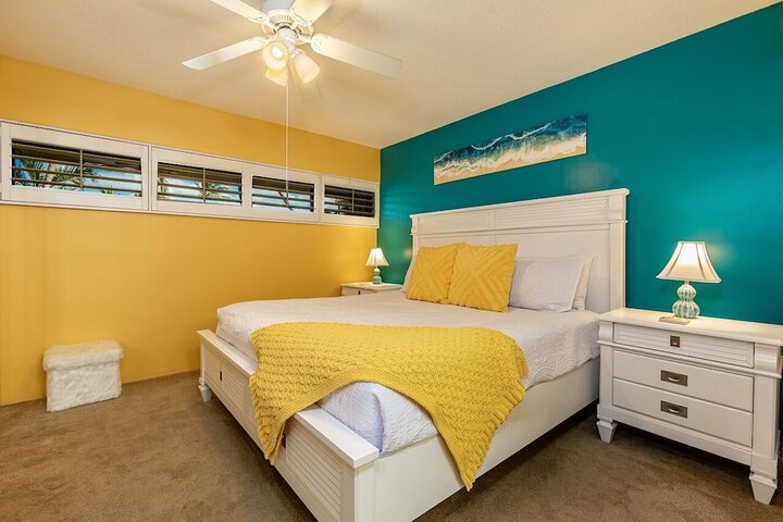 Room 5 of 230