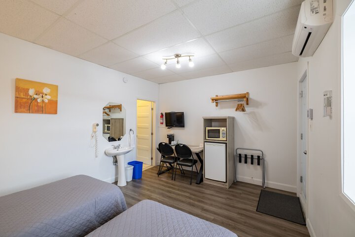 Room 25 of 80