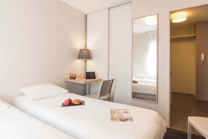 Room 3 of 30
