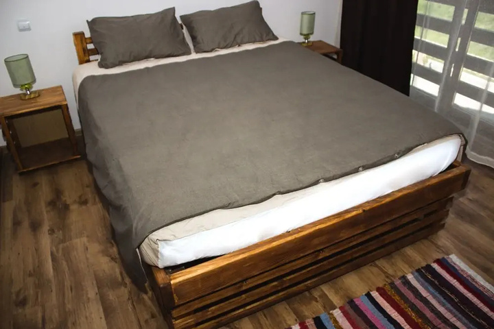 Room 2 of 7