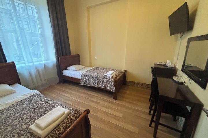 Room 142 of 272