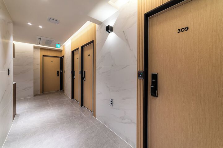 Ballroom/Hall 74 of 84