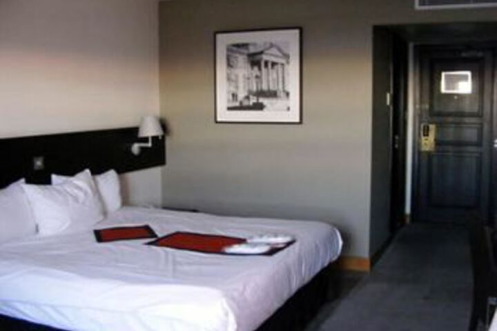 Room 3 of 12