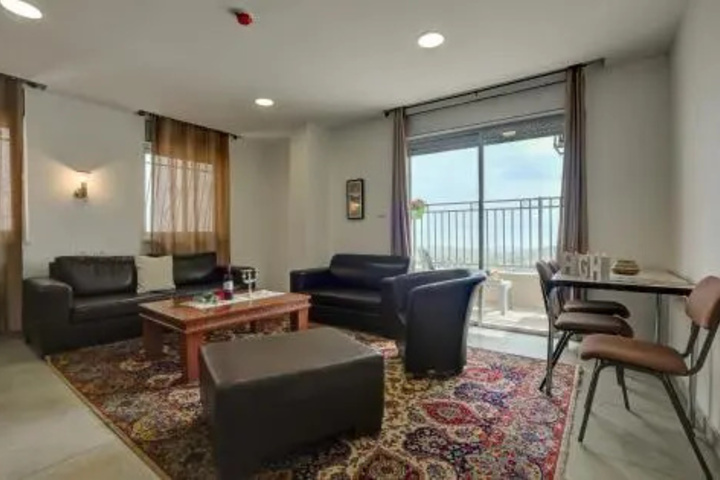 Room 2 of 2