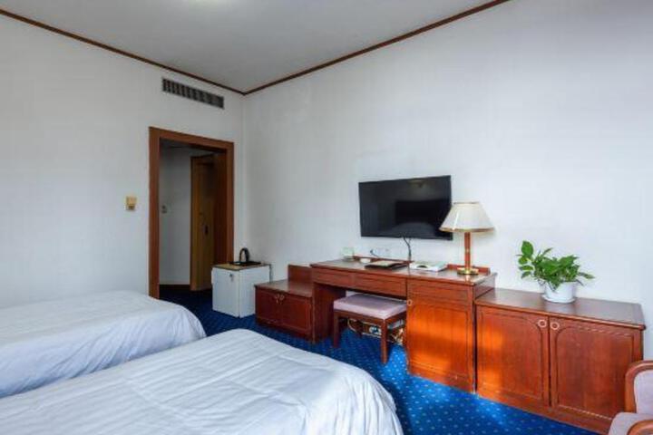 China Hualu Hotel