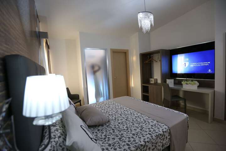 Room 16 of 39
