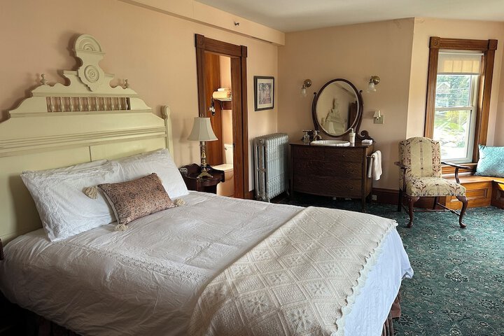 Room 5 of 14